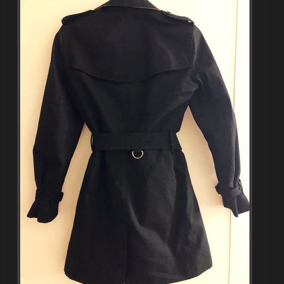 SOLD Burberry Kensington Trench Coat - Picture 4 of 8